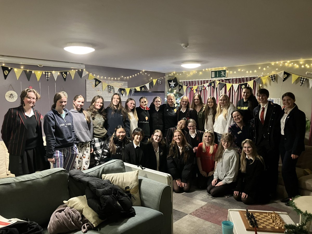 Style House tweet media