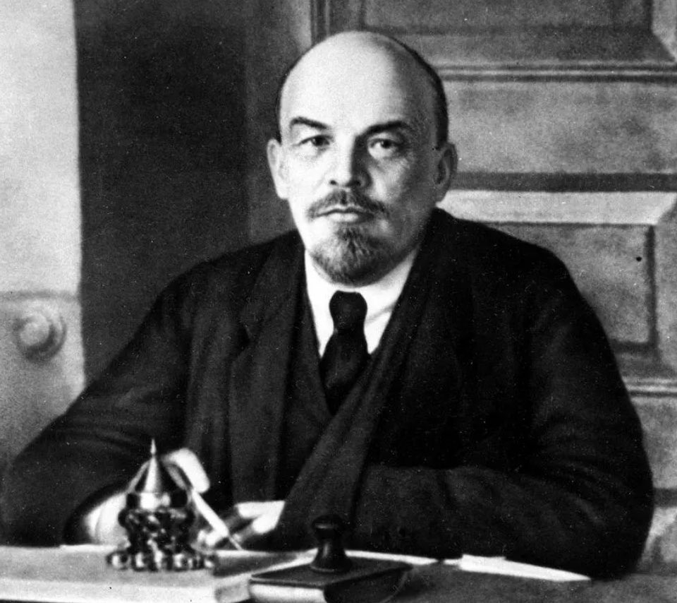 WhatIsToBeDone3's tweet photo. LENIN: “Without revolutionary theory there can be no revolutionary movement.”

—Vladimir Lenin, “What Is To Be Done” (1902). https://t.co/nZmoJVVJMC