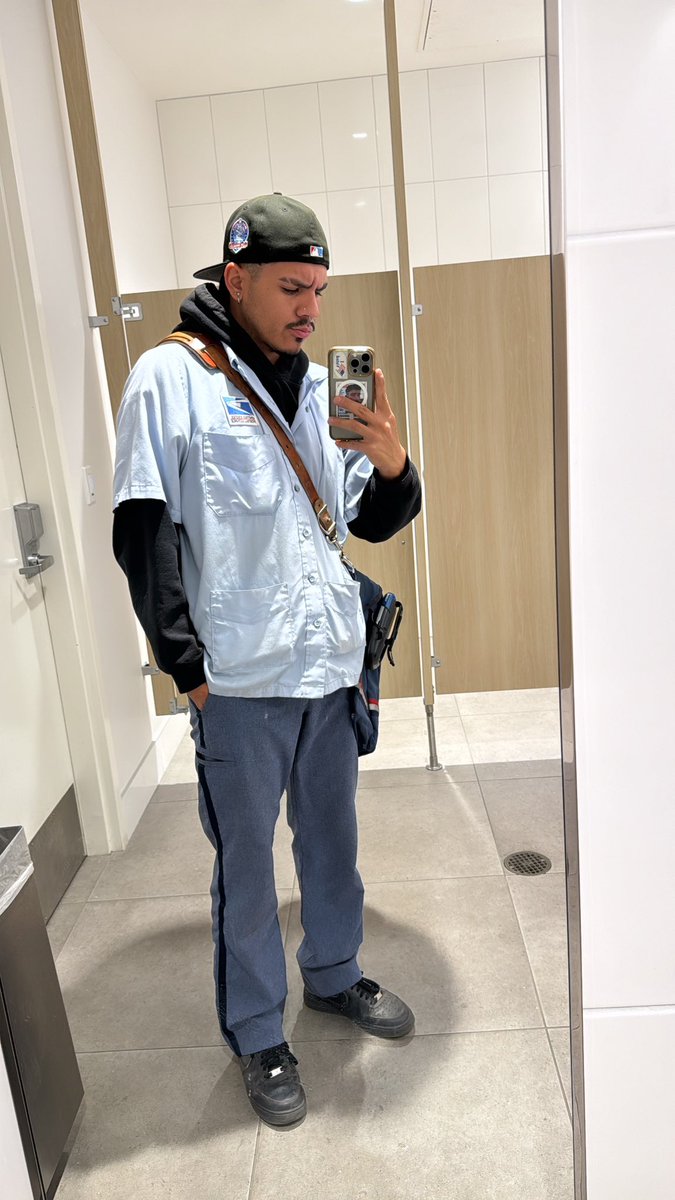 edgarjoell_'s tweet photo. forced to chase a bag 🫡 https://t.co/OWkguKILZg