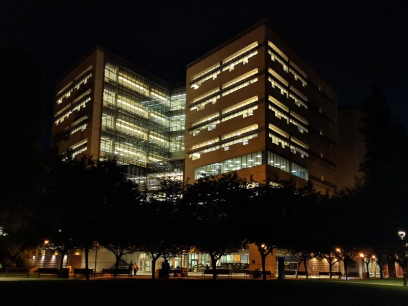 commsjsu's tweet photo. Finals Season is just around the corner--the Dr. Martin Luther King, Jr. Library provides a wide range of resources to help you prepare for exams. Best of all, the campus library offers extended opening hours, and late-night availability on December 11, 12, 13, 16, and 17!  #sjsu https://t.co/LbiTI7Zp40