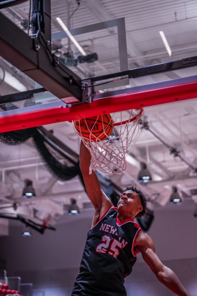 Newman_Hoops's tweet photo. #Gameday Newman Prep heads to Putnam to take on PSA Elite at 5 pm. Link below!

Newman Natl hosts Premiere Prep at home at 4 pm. #itsabeautifulday #GoCards #HeartOfBoston 

📺 - https://t.co/9dXReFXJYZ https://t.co/hliMt5DAl5