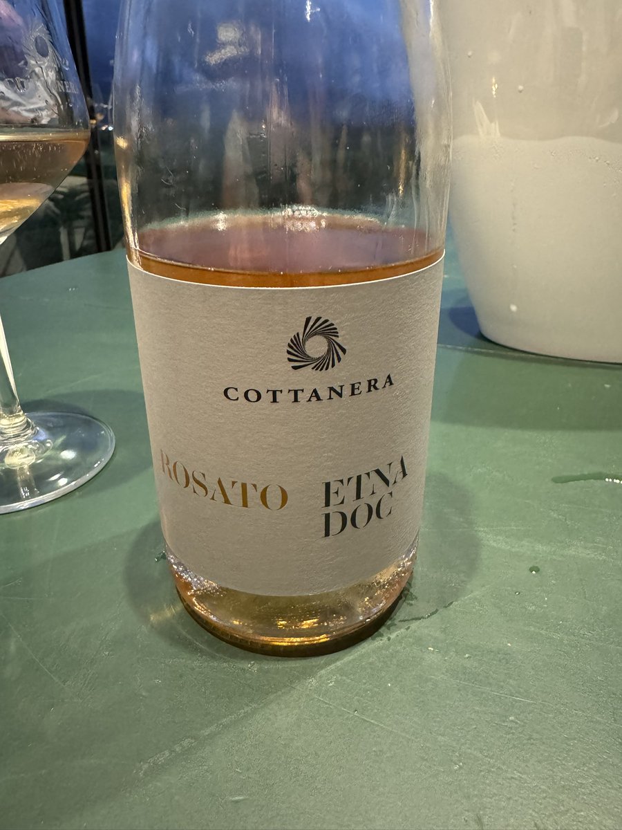 Vinotasting tweet media