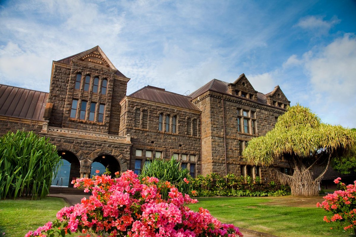 Excited to announce I’m jumping back into #scicomm as the Science Education and Engagement Coordinator at <a href="/bishopmuseum/">Bishop Museum</a>! I’ll be working with curators/researchers in the NatSci Dept. to integrate their research into public programs, exhibits and lesson plans for schools across HI