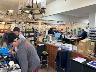 wolbergelectric's tweet photo. Thanks to Ideal and Intermatic for a successful Counter Day at our Kingston Wolberg! Standing room only and lots of networking and ideas shared. See you next time!
#wolberg #ideal #intermatic https://t.co/DK798RiDx3
