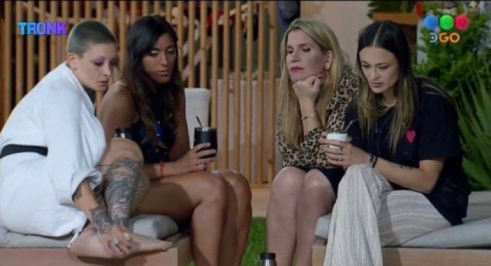 titttixoxo's tweet photo. Y pensar que hace un año estabamos conociendo al mejor grupo en la historia de #GranHermano https://t.co/DAH1xL2qNN