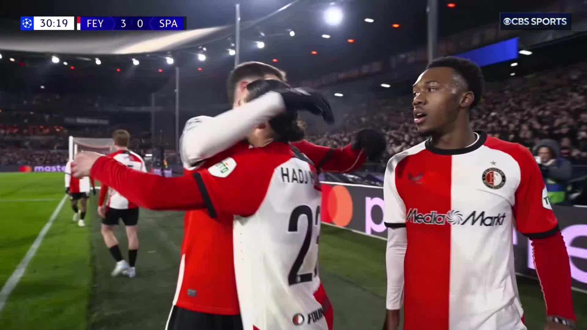 One of the sweetest strikes you will see all day courtesy of Feyenoord’s Anis Hadj-Moussa! 💫🔥