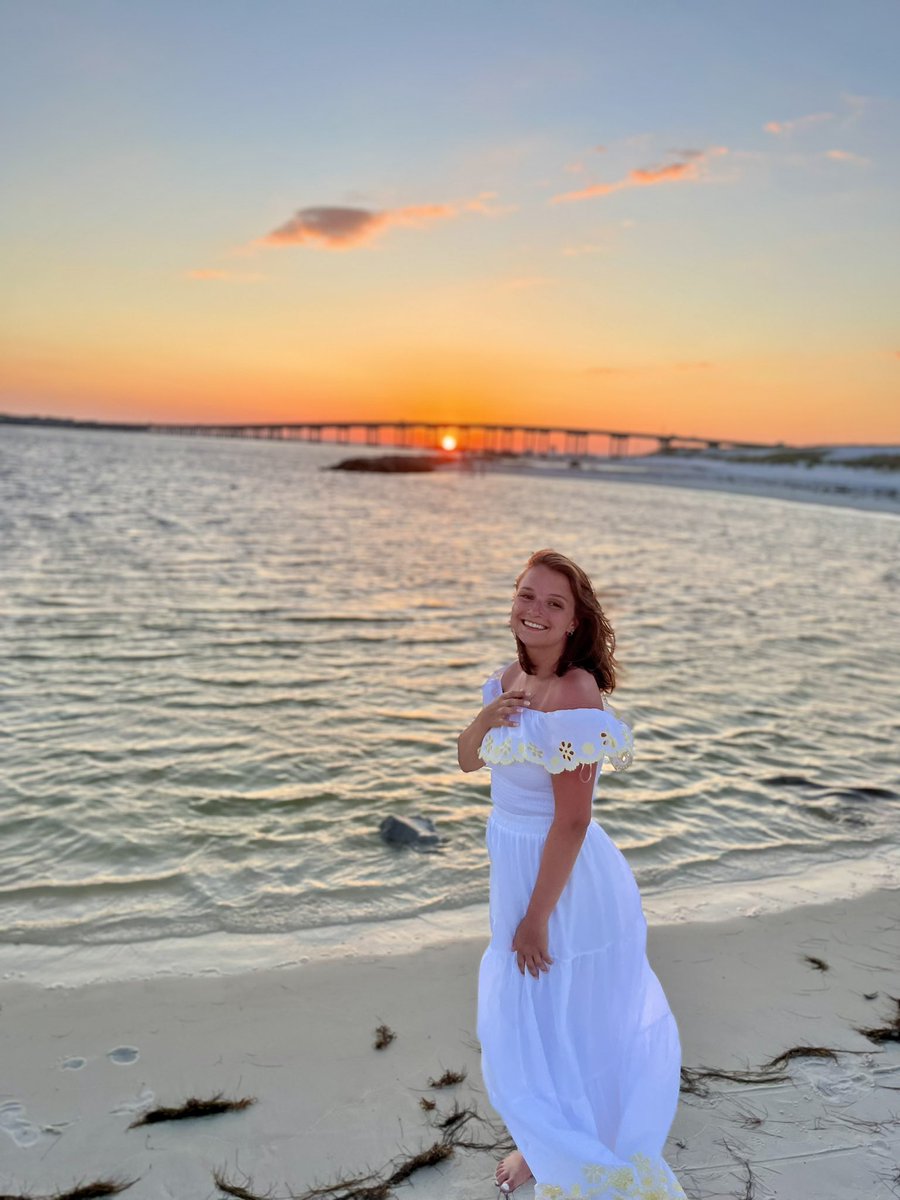 wvu_bgsa's tweet photo. Elora Shinn is a master’s student in Dr. Gary Marsat’s lab whose research focuses on weakly electric fish and determining how feedback plays a role in cancelling high frequency signals. Elora successfully defended her thesis this past week. Great work and congratulations, Elora! https://t.co/sGgV4i0hPo