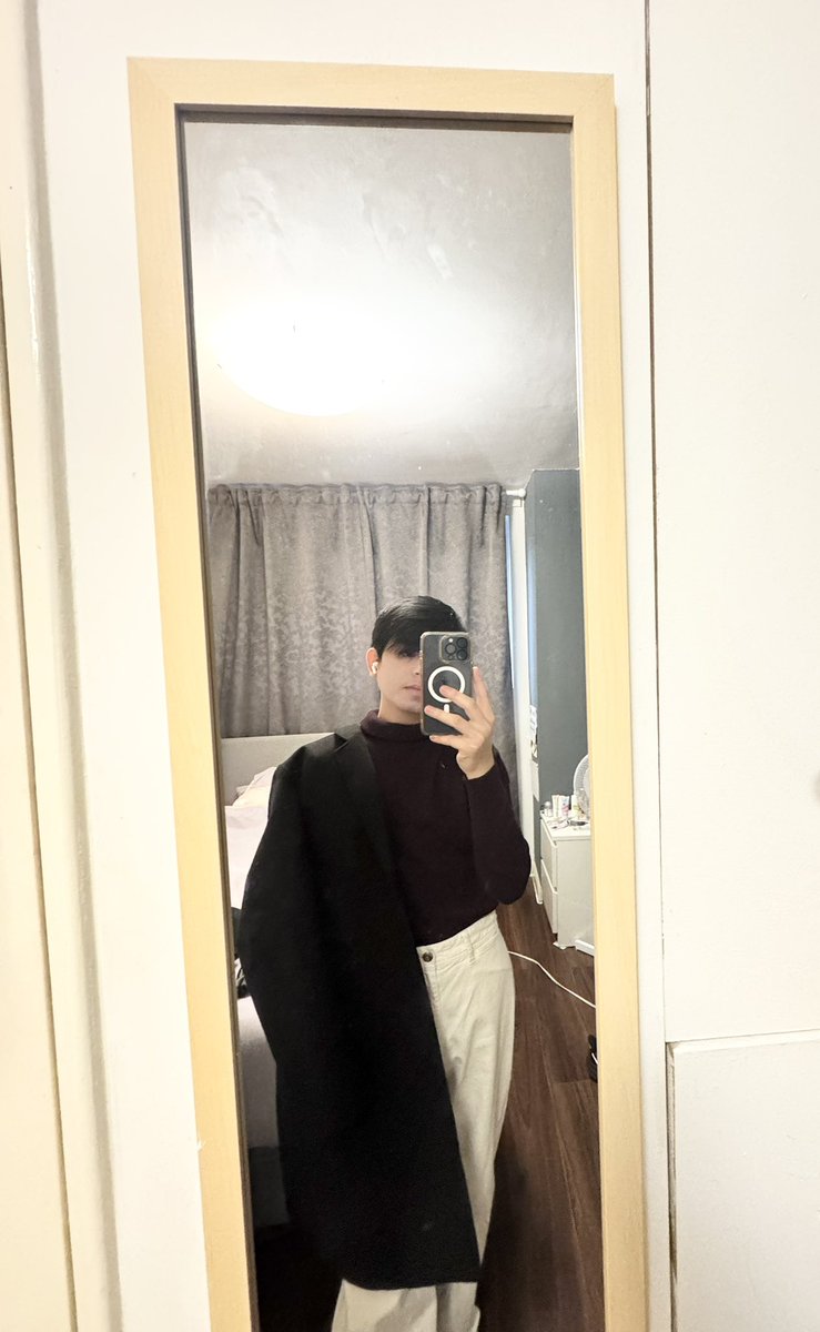 usuit2's tweet photo. Where to..? 

#winter 
#cold 
#OOTD https://t.co/OAM2PuRXP7