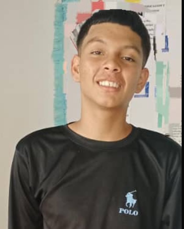zulimadelvalle's tweet photo. Miguel Urbina, 17 años, sigue detenido,este joven tiene que ser liberado. No mas sufrimientos para eso padres, que no saben que pasa dentro de esos terroríficos centros penitenciarios y de que manera son tratados estos jóvenes. A todos los Medios y dirigentes políticos no callar. https://t.co/QWaEKRHLFS