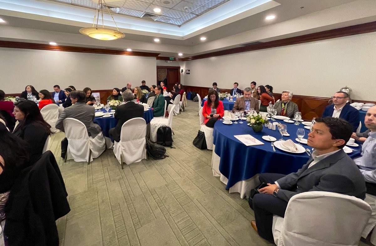 🤝🏼Hoy nos reunimos con los sectores: privado, público, la cooperación internacional, la banca de desarrollo, fondos de inversión y la sociedad civil en el evento: “Llamado a la  acción para prevención del embarazo en adolescentes en 🇪🇨:  Mecanismos de financiamiento innovadores”