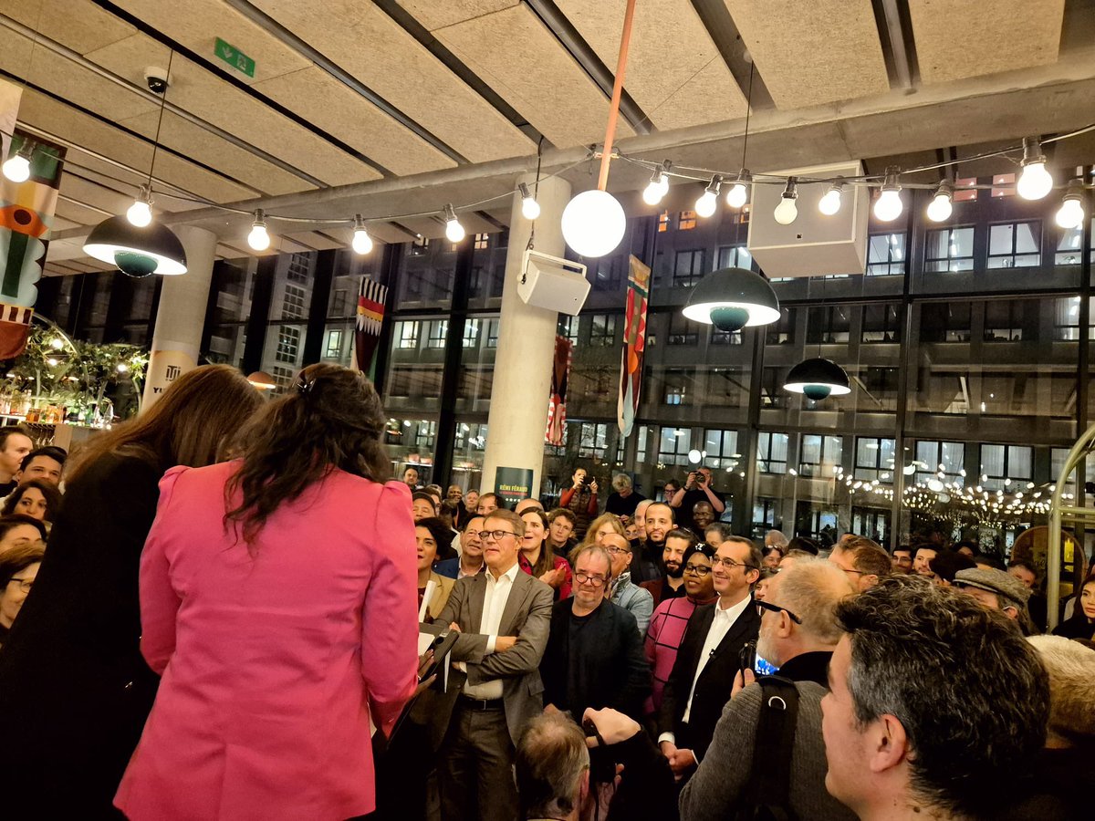 RemiFeraud's tweet photo. Je suis candidat pour que la gauche gagne et que Paris ne revienne pas en arrière. 
Merci à @ArielWeilT @pbloche @lamiaela pour leurs mots et aux près de 500 militantes et militants pour leur présence et leur enthousiasme. 

La campagne est lancée ! #Paris2026 https://t.co/Xfr5hDhAxq