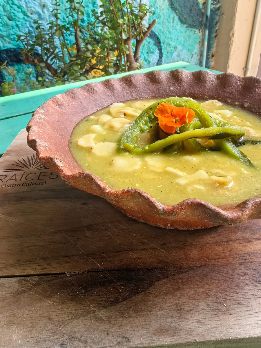 RaicesCCMX's tweet photo. ¿Ya conoces nuestro menú tradicional del día? De lunes a sábado de 13:00 a 17:00h puedes encontrar platillos únicos que te harán sentir como en casa y ese amor de mamá en cada bocado ¡te esperamos! https://t.co/P8npMKPXv5