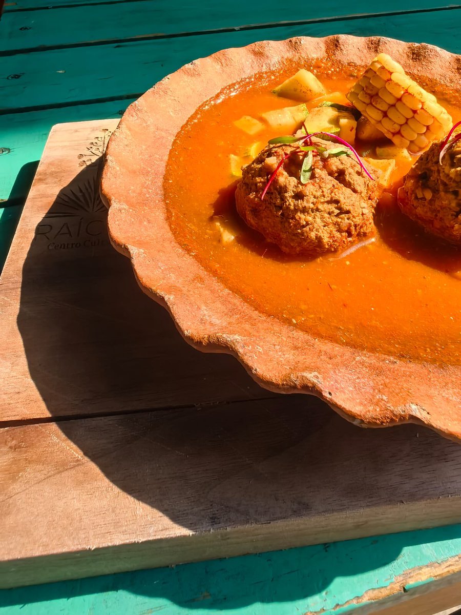 RaicesCCMX's tweet photo. ¿Ya conoces nuestro menú tradicional del día? De lunes a sábado de 13:00 a 17:00h puedes encontrar platillos únicos que te harán sentir como en casa y ese amor de mamá en cada bocado ¡te esperamos! https://t.co/P8npMKPXv5