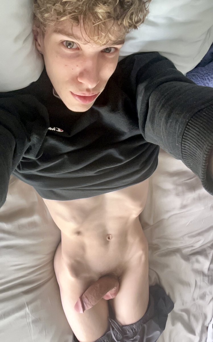 YOIII42's tweet photo. New pin👽💖

18+ (MNDI)
6$ OF (dm for customs) 
Top verse 
6ft, 140lbs, 7in😜
20 y/o
Rts appreciated ❤️💖🤍 https://t.co/8KV4NdzSRB