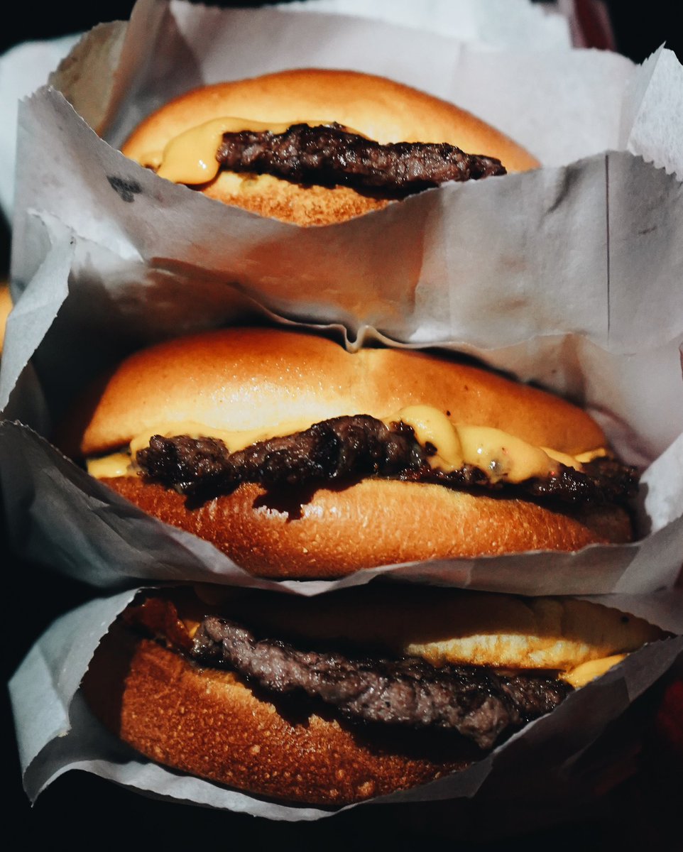 papaheadz's tweet photo. FREE BURGS FOR KIDS IN DOWNTOWN TONIGHT. PULL UP 💥💥💥

82868 MILES AVE
DOWNTOWN INDIO https://t.co/aO8DM0oyle