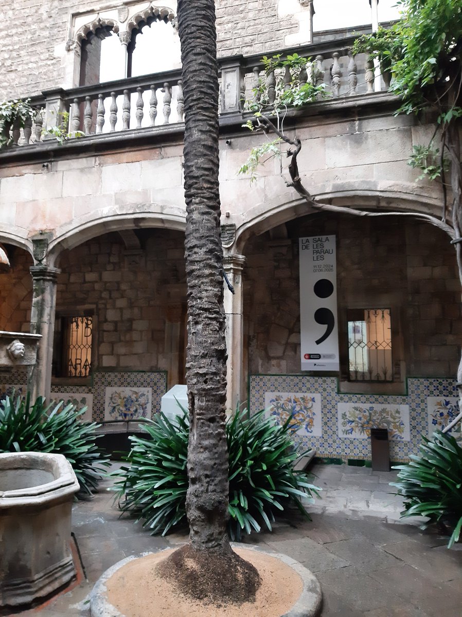 Visita amb el <a href="/COBDC/">COBDC</a> a l’Arxiu Històric de la Ciutat de Barcelona, en la Casa de l’Ardiaca, un edifici emblemàtic situat al cor de Barcelona. Laura Fortuny ens ha explicat i mostrat la riquesa i diversitat dels seus fons documentals, bibliogràfics i hemerogràfics
<a href="/lfbonet/">Laura Fortuny</a> #AHCB