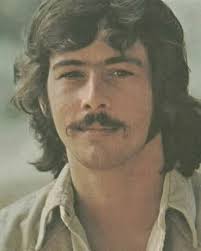 sonidoshisto's tweet photo. Recordando
A MIKE BOTTS
8 de diciembre de 1944 – 9 de diciembre de 2005
Baterista y músico.
Ayer Mike hubiera cumplido 80 años y hoy honramos su memoria y celebramos sus contribuciones al mundo de la música. Miembro de la banda Bread de los  70, Mike Botts. https://t.co/wyEO2C7Rn7