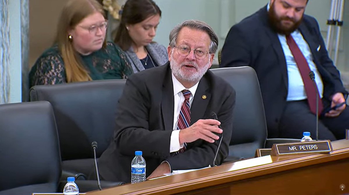 CCAmobile's tweet image. #NetworksSafetyandSecurity Thank you @SenGaryPeters, who fought for and supports 2025 #NDAA #RipAndReplace fix because “we shouldn’t make rural communities choose between being fully connected or having their connections compromised by adversaries” youtube.com/watch?v=lGmver…