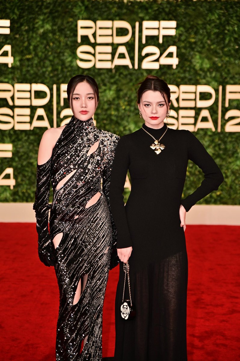 D_Jenn1016's tweet photo. You see that?? The POWER and Its so PERFECT!!! 🔥🔥🔥🔥🔥 

#FreenBeckyxRedSeafilm 
#FreenXRedSeaFilm 
#BeckyXRedSeaFilm 
#RedSeaIFF24 
#ฟรีนเบค #FreenBecky
#srchafreen #beckysangels https://t.co/H0nMVygOEy