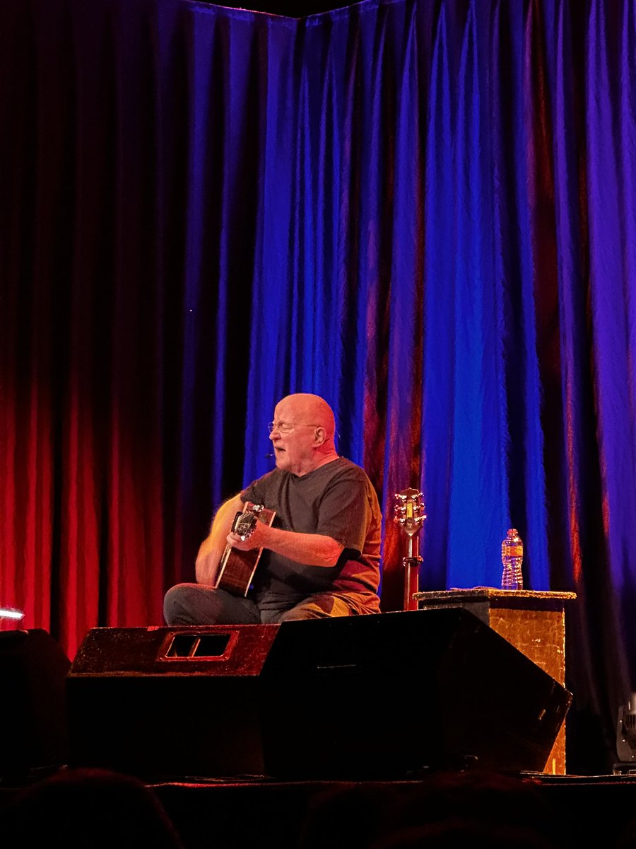 Camac_Saint's tweet photo. Christy Moore is a national treasure ❤️ https://t.co/v3MnCgcExv