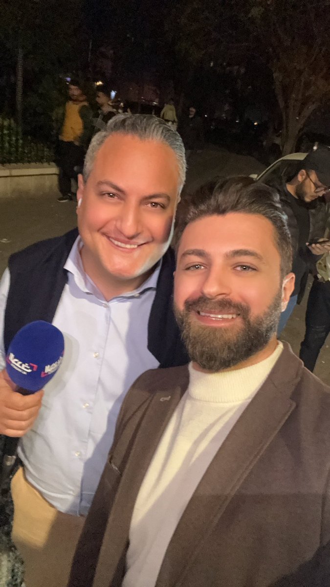 ward_sabbagh's tweet photo. الإعلامي الراقي #��اهر_بركة مع الإعلامي #ورد_سباغ وسط العاصمة الحرة #دمشق 💚 https://t.co/eoOvBiP91C