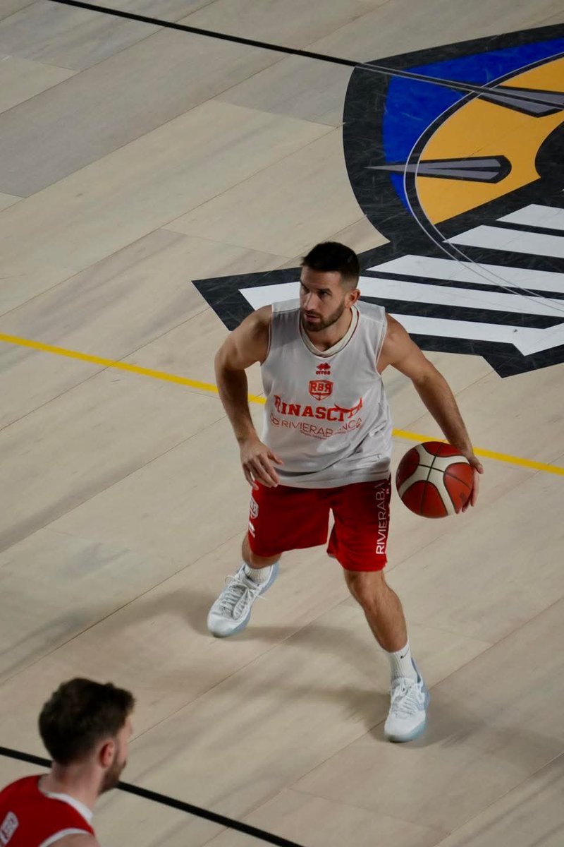 IL RAGAZZO DI 36 ANNI IN FOTO NEL PRIMO TEMPO:
• 14 punti
• 2 bombe (SIGNATURE SHOT)
• 6/6 ai liberi 
• 4 falli subiti
• 17 di valutazione

INTERVALLO
Vigevano 44 - RBR 45

𝐓𝐎𝐌𝐁𝐎𝐌𝐁 IS COOKING 💣👨‍🍳
#alèburdel