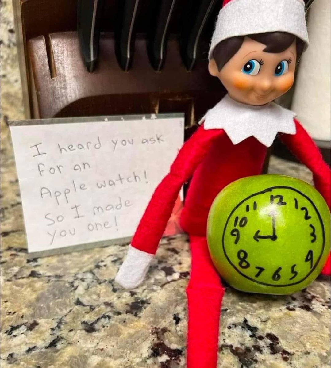 DarianTrotter's tweet photo. 📌More Elf Adventures @KABBFOX29 @News4SA #Elfon @KABBFOX29 @News4SA https://t.co/DYhcvkRslC