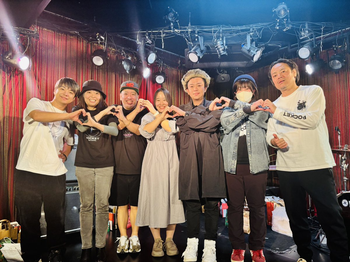 1Osu9's tweet photo. てっちゃんねる最高すぎた、、、

急遽仕事の会議が入って、行けるか心配だったけど、タクシーで飛ばしてもらって無事到着😭

かっちゃんのオリジナル曲心に刺さったし
クリスマスカバー曲も素敵だった。🥺

次の目標はかっちゃんの単独ライブ見に行くこと🌷

#てっちゃんねるgt https://t.co/VBQvmUjAcd
