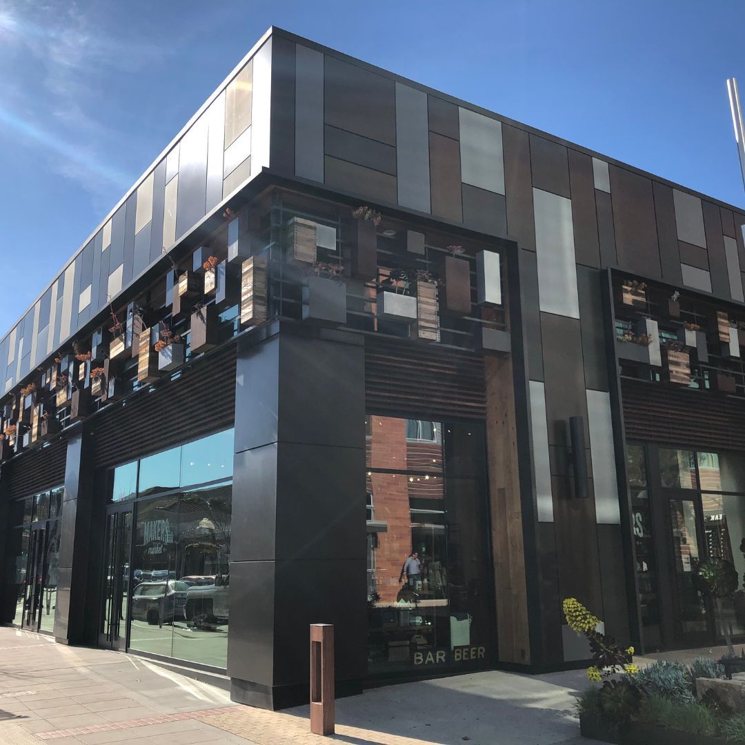 Alpolic_MCM's tweet image. #ALPOLIC materials can withstand heavy foot traffic and require only simple maintenance to stay beautiful. Our finishes, like the Zinc and Anodized Bronze cladding this California market, provide elegant curb appeal during the holiday shopping season. 

#cladding #storedesign