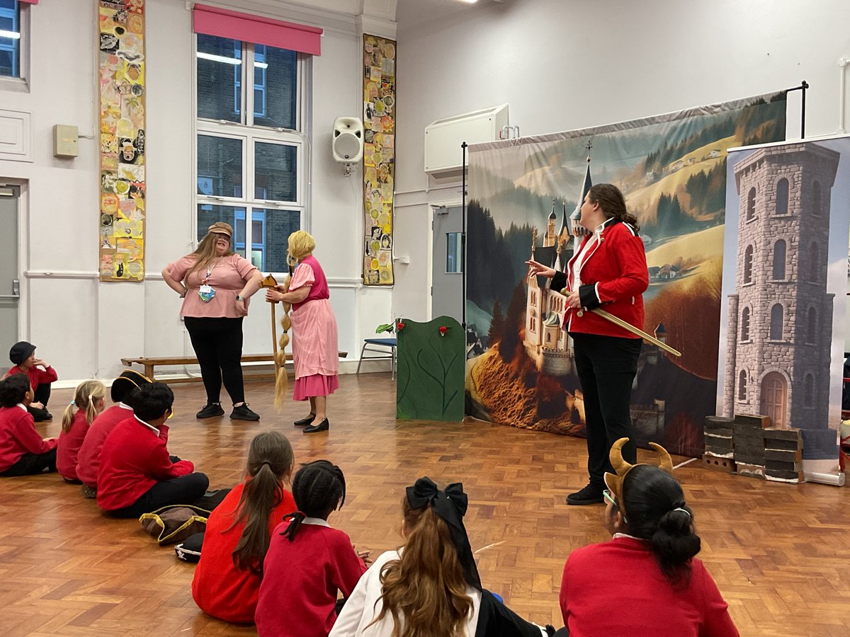 RayLodgePrimary's tweet photo. Early Years had a visit from 'Troubadour Productions' with the pantomime 'Rapunzel'. We had great fun and our very own Miss Tapson got to join in. Oh yes she did!!!!
#pantomime #strive4 #rapunzel #troubadourproductions #pledge #eyfs https://t.co/ViYsU1xqqn