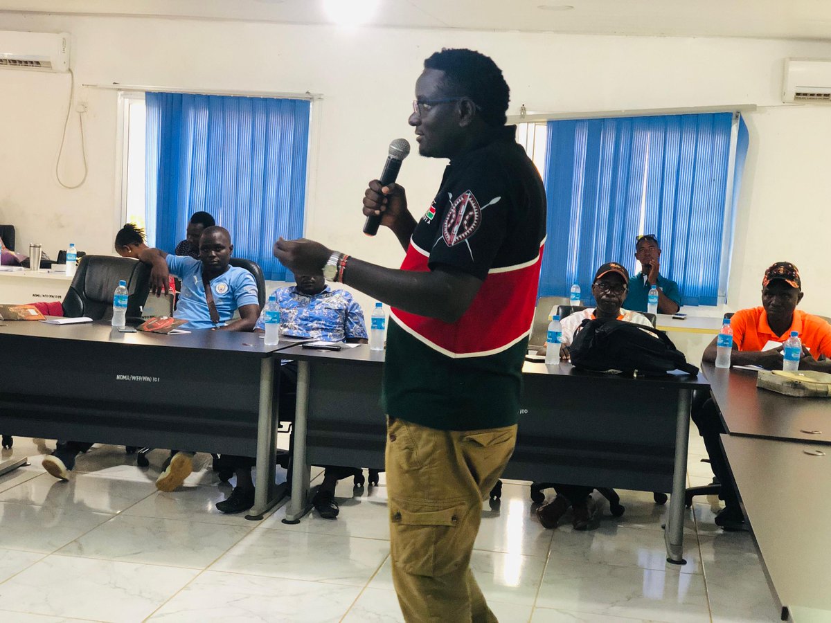 When Paramount chiefs in a far land speak and say, "We agree that we need to #EndFGM, however, we need to differentiate #FGM/C and Bondo; since Bondo is a beautiful culture and #FGM/C shouldn't be confused with Bondo. You listen and say Amen!" #MenEndFGM in #SierraLeone -&gt; the