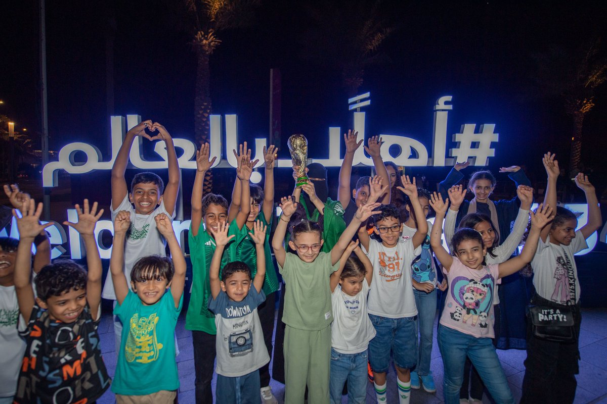 aawsat_spt's tweet photo. فرحة في مختلف المُدن السعودية 🇸🇦

#معًا_ننمو 
#السعودية34 https://t.co/g5yL0J46FM