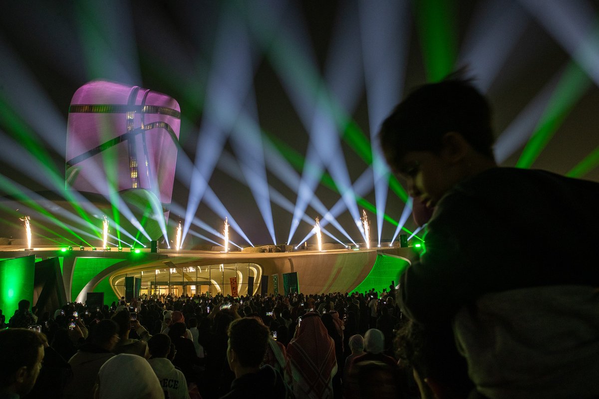 aawsat_spt's tweet photo. فرحة في مختلف المُدن السعودية 🇸🇦

#معًا_ننمو 
#السعودية34 https://t.co/g5yL0J46FM