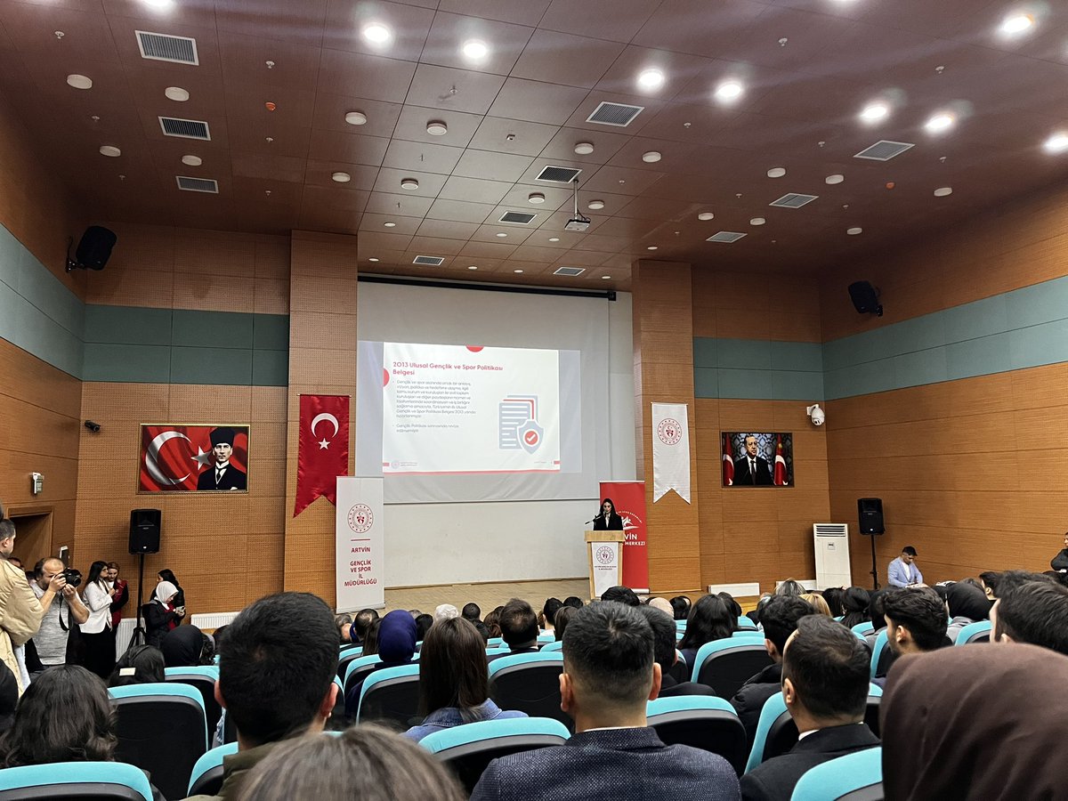 Gençlik ve Spor Bakanlığımızca 81 ilde düzenlenen  “Gençlik Politika Belgesi Vizyon Çalıştayı” gerçekleştirildi.

Artvin Gençlik ve Spor İl Müdürlüğü tarafından  organize edilen programa katılım sağladık.

#gsbhepyanında😎 

@oa_bak 
<a href="/gencliksporbak/">Gençlik ve Spor Bakanlığı 🇹🇷</a> 
@gsbgenclik