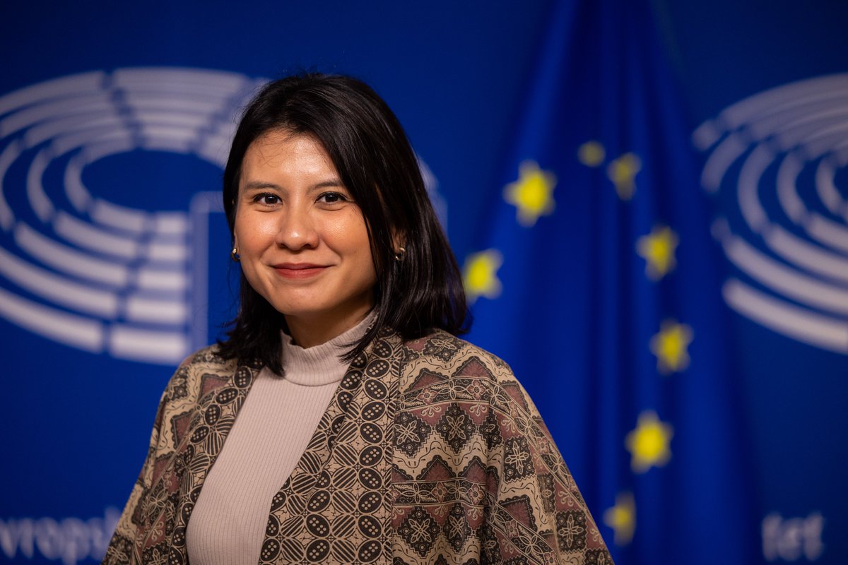 EPinASEAN's tweet photo. 🇮🇩🇪🇺 #NiceToMeetEU | Visiting the European institutions this week as part of the EU Visitors Programme are Indonesians @RadityoDharmaP (Airlangga University), Grace Endina (IOM, Timor-Leste), and @genevadam (United Nations, New York). We wish them a fruitful stay in Brussels! https://t.co/CLMVa6NmiW