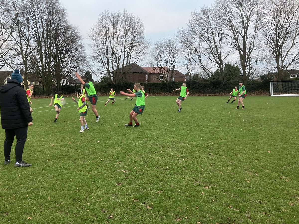 SandbachXtra's tweet photo. HOUSE RUGBY 🏉 

Great to see Year 9 out for House Rugby this afternoon. Great numbers participating and a great competition. 
Next week year 7 will all be taking part. 

@SandbachSchool #opportunity #HousePride @CraigHouse_ @house_lea @WardHouse_ @House_Welles https://t.co/wpOA4m4tE9