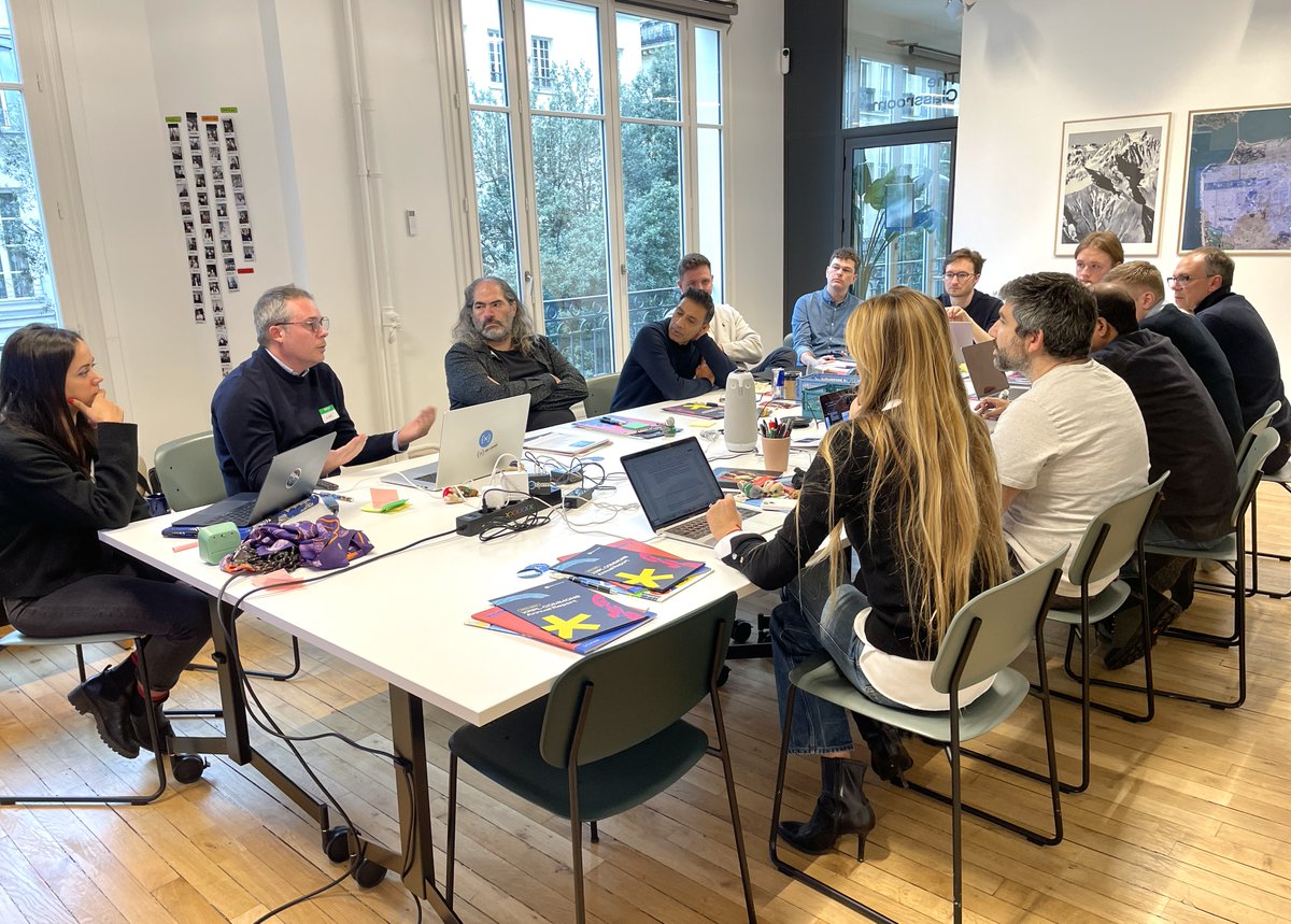 🌐Today in Paris, the first in-person working group for the new XRPL Foundation (XRPLF) convened to discuss the core principles of the organization. 🤝

Participants joined in-person and remotely from around the world - India, Australia, the UK, the US, and Europe to explore the