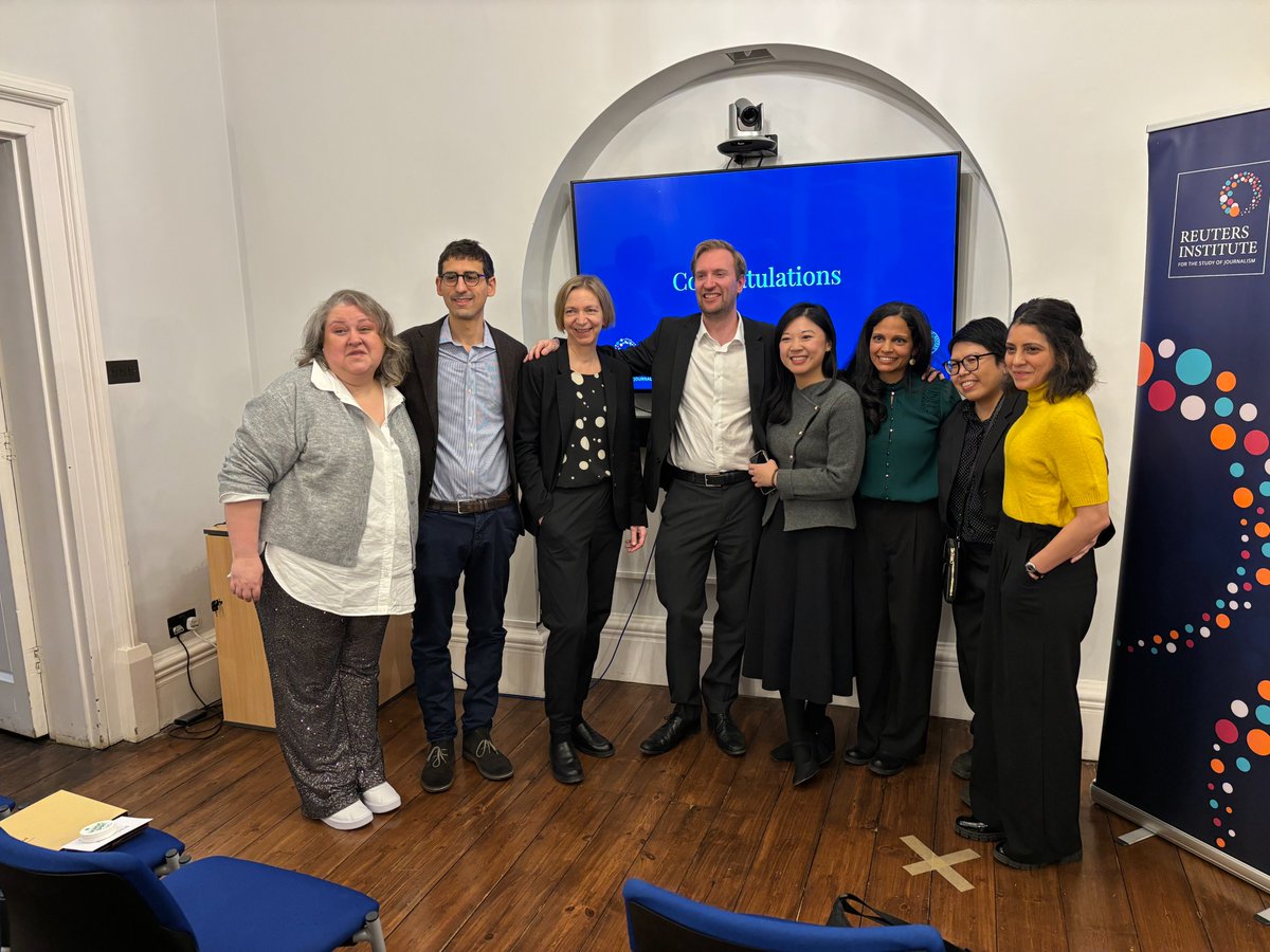 Today we hosted our Winter Showcase ft. presentations from our Fellows 🇦🇹<a href="/katinka_sch/">Katharina Schell</a> 🇬🇧<a href="/edgingtont/">Tom Edgington</a> 🇮🇹<a href="/DavideLerner/">Davide Lerner</a> 🇸🇬Wai Yee Yip and 🇿🇦<a href="/LameezOmarjee/">Lameez Omarjee</a>, who are ending their time with us

ℹ️ More on our Fellowship here reutersinstitute.politics.ox.ac.uk/fellowships

🧵Here's a summary of their talks