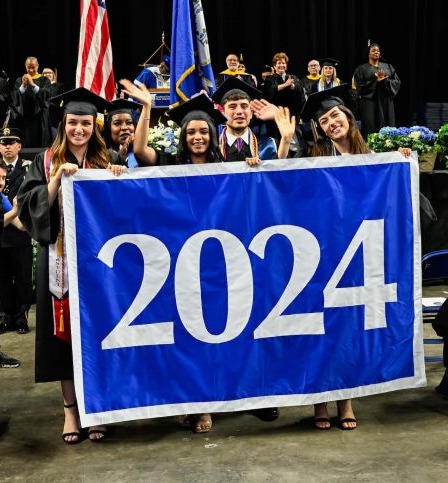 Congrats to our December School of Business graduates! Join our private LinkedIn group to stay connected with job opportunities, peers, and the School of Business as you start your careers. Click this link to get started ➡️ loom.ly/zW1s52k
#scsubusiness #southernscsu