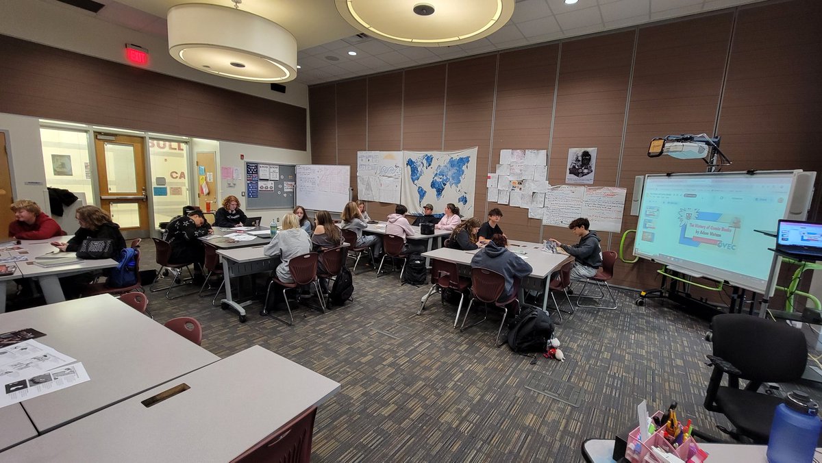 watsonedtech's tweet photo. Here in the @bcpsky Bullitt Central HS classroom of @MrsGilleyUSHis as we discuss the history of comic books and the impact of structures on narrative.  This all leads to their original historical comic book exhibition on December 19! #MovingForward #AllinKY #KYILN #KYDL https://t.co/mqecxehMFy
