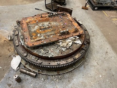 USSKIDD_DD661's tweet photo. #RestorationUpdate - @Battleship_TX' workshop has stripped down one KIDD's twin 40mm mounts to its core components to refurbish. When finished, these guns will once again train and elevate smoothly for the public (no, they won't be made capable of firing).
We are #OneFleet! https://t.co/yfpJhMtt6p