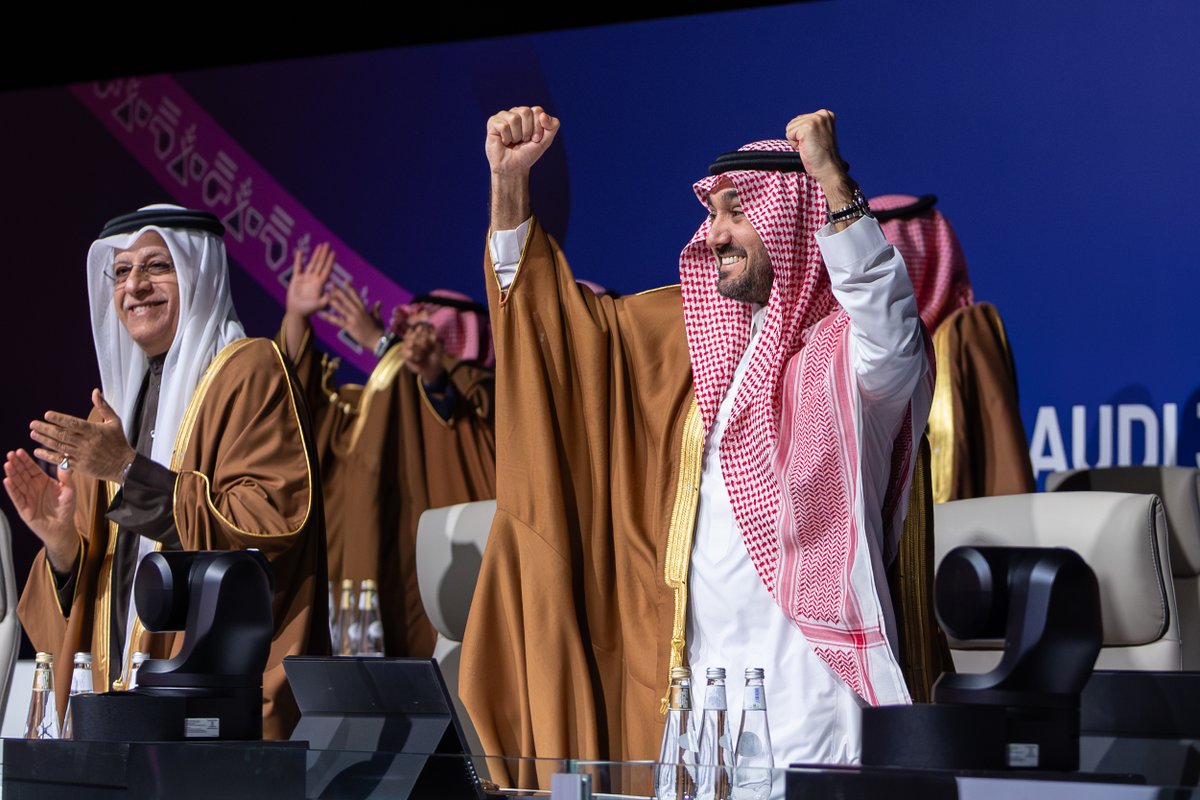 ترقُّب.. إعلان.. فـــرحة 🇸🇦 

#أهلًا_بالعالم