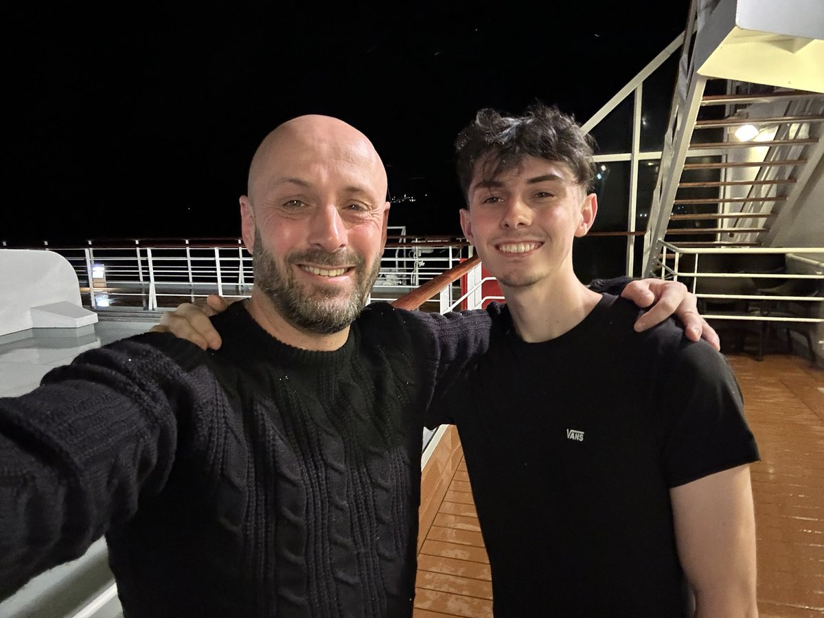 Aᴅᴀᴍ Dᴀᴠʏ tweet media