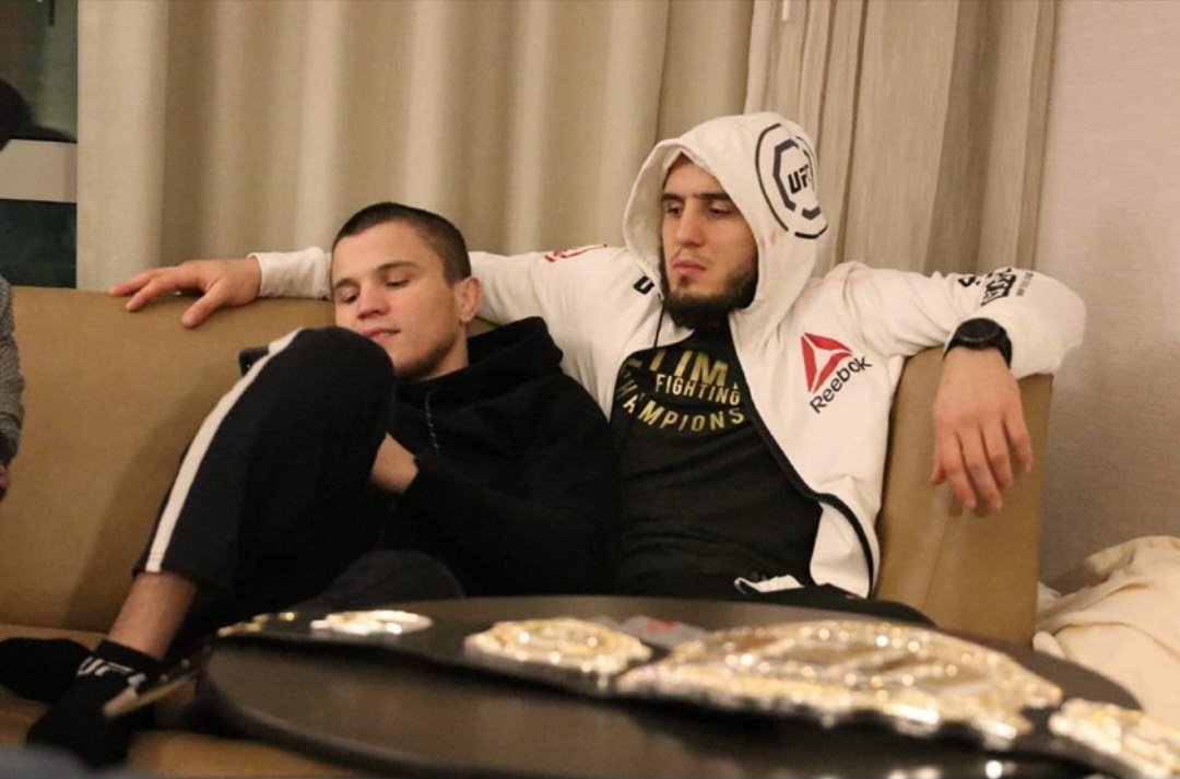 These two will write history on January 18th!! Islam Makhachev and Umar Nurmagomedov are the present and future of this sport! ❤️‍🔥💪🏻