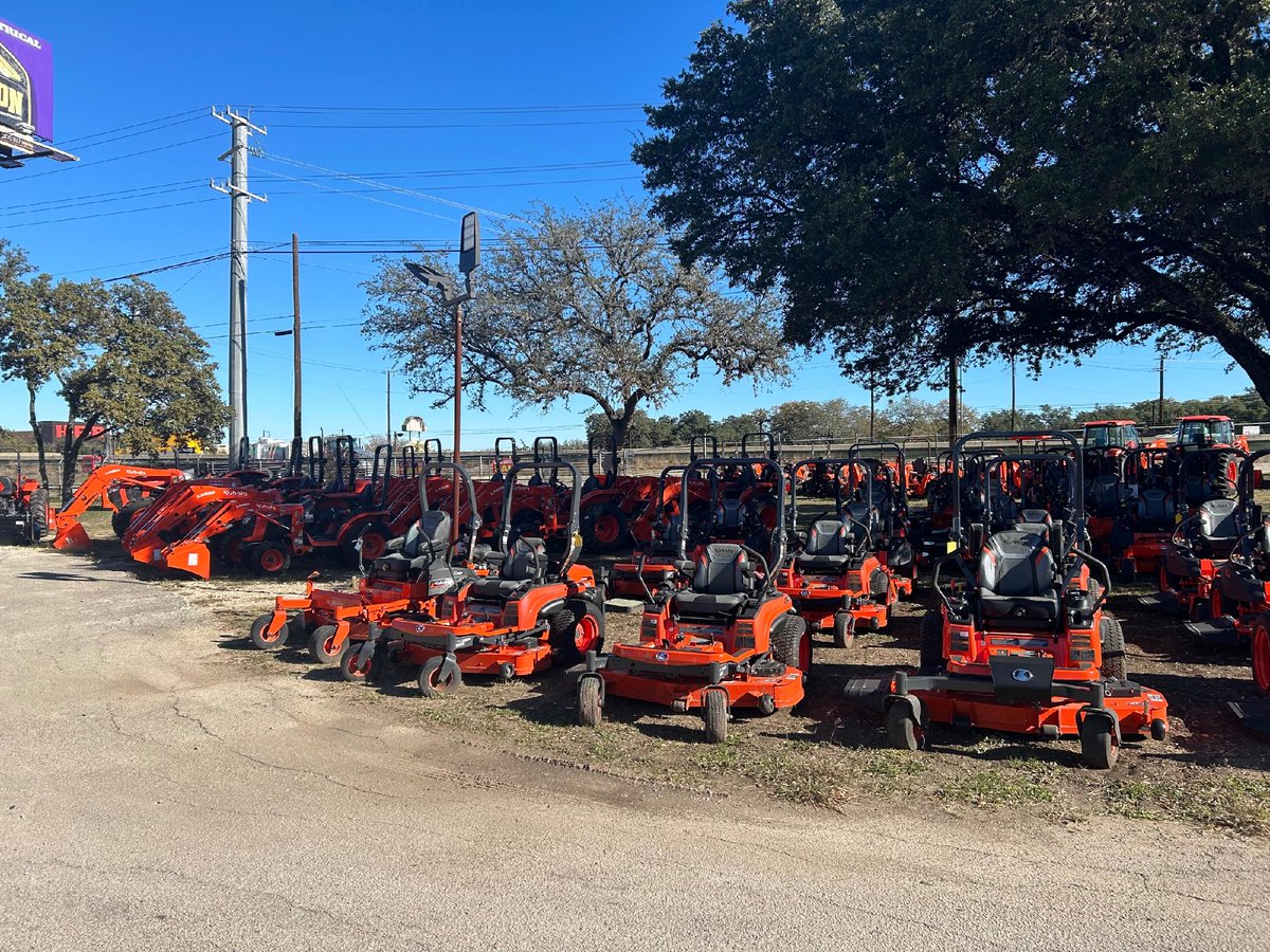 EwaldKubota's tweet image. 🎉 Don’t miss out on the best prices of the year! Tons of equipment are in stock and ready for you at Ewald Kubota in Boerne. Come visit Brad or Jacob today and discover our amazing end-of-year savings! 🚜💰 

📍 29171 IH 10 W, Boerne, TX  
📞 Call us at 830-755-5305  

#EndOf...