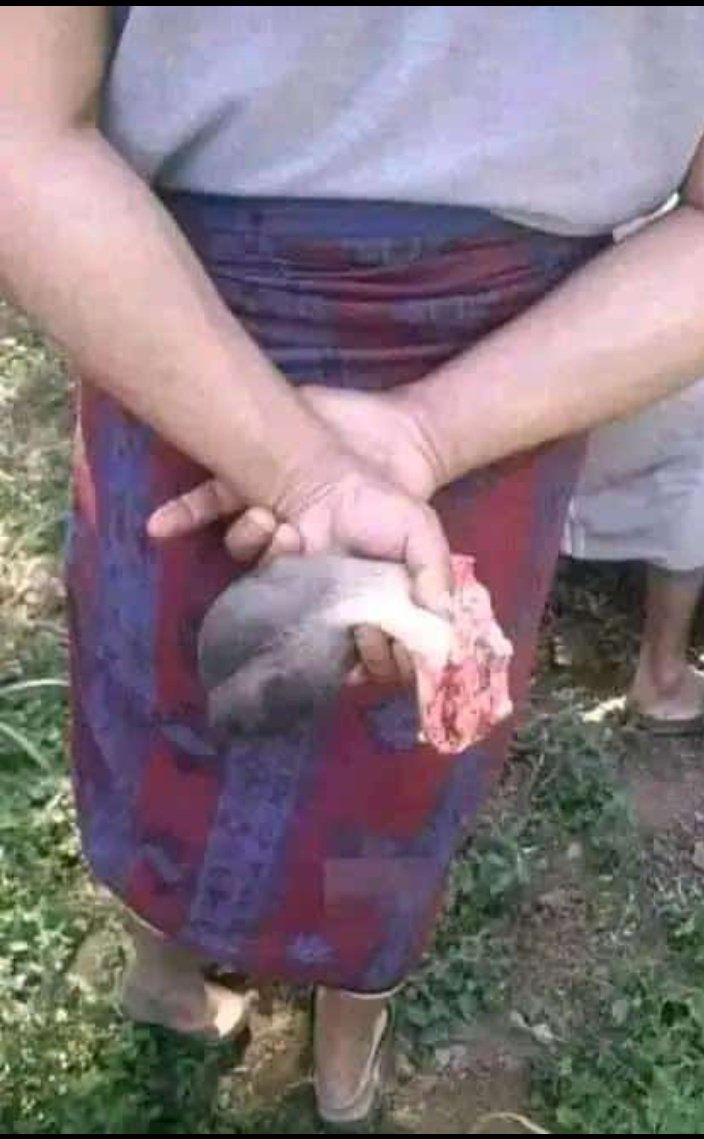 What happening here ,🙄🙄