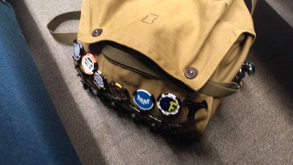 K2_Kevin's tweet photo. SMRRF Hauls of MakerChips taken one step further! Love this idea, but I would need a larger "murse".
#MakerChips #NotAcoin https://t.co/ukylMgs5lC