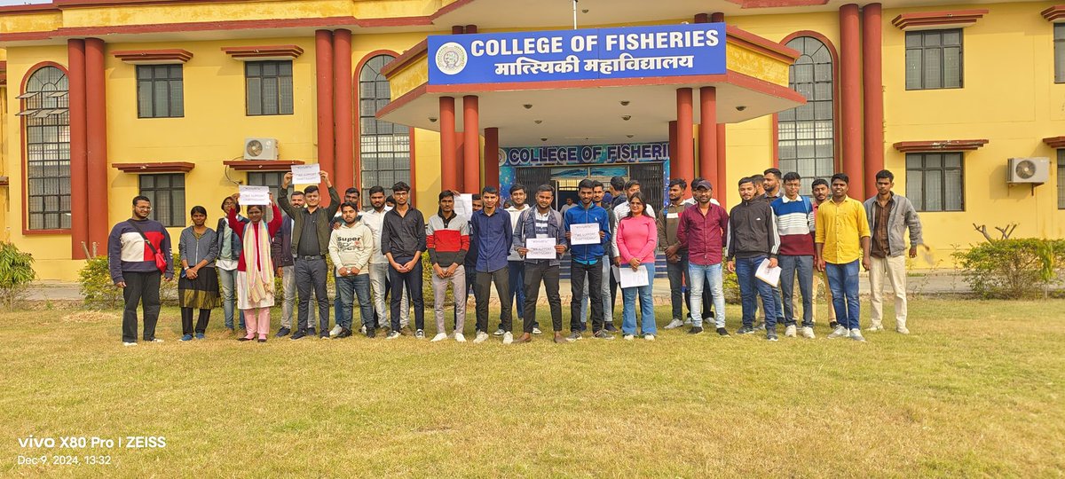 SinghWasi's tweet photo. #onlybfsc #WesupportChhattisgarhfisheriesstudentsमत्स्य महाविद्यालय, आचार्य नरेन्द्र देव कृषि एवं प्रौद्योगिकी विश्वविद्यालय अयोध्या एवं चंद्र शेखर आजाद कृषि एवं प्रौद्योगिकी विश्वविद्यालय उत्तर प्रदेश के छात्रों ने छत्तीसगढ़ में #onlybfsc के समर्थन में सांकेतिक प्रदर्शन किया। https://t.co/rVLQfP8YAr