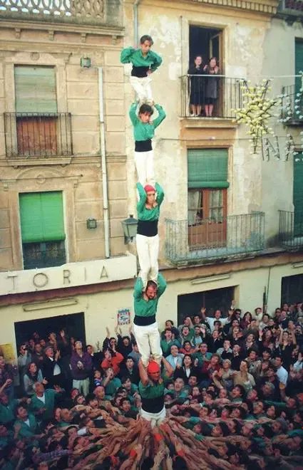 torrenyo's tweet photo. Avui fa 30 anys d'un pilar de 6 (carregat) que va canviar-ho tot als verds.
L'Arboç, 11-12-1994.
#castells #castellers https://t.co/w2SYAlH3Qk