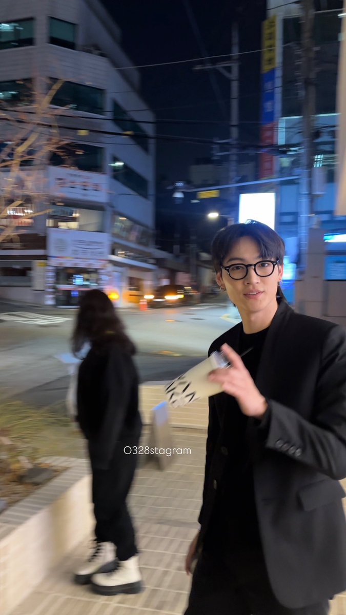 0328stagram tweet picture